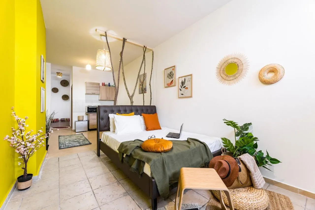 Erato “Wrapped In Myrtle And Roses” Apartment Thessaloniki Greece