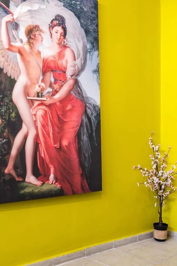 Erato “Wrapped In Myrtle And Roses” Apartment Thessaloniki