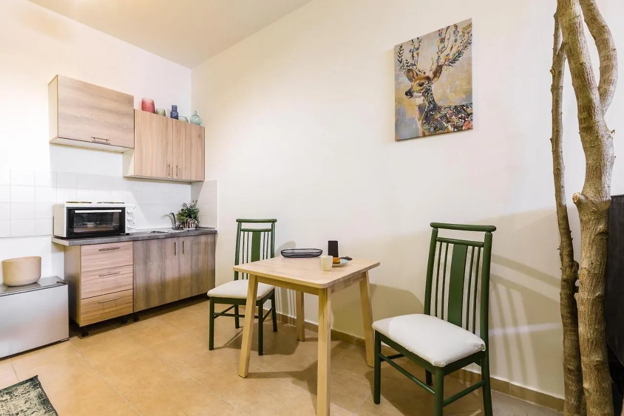 Erato “Wrapped In Myrtle And Roses” Apartment Thessaloniki